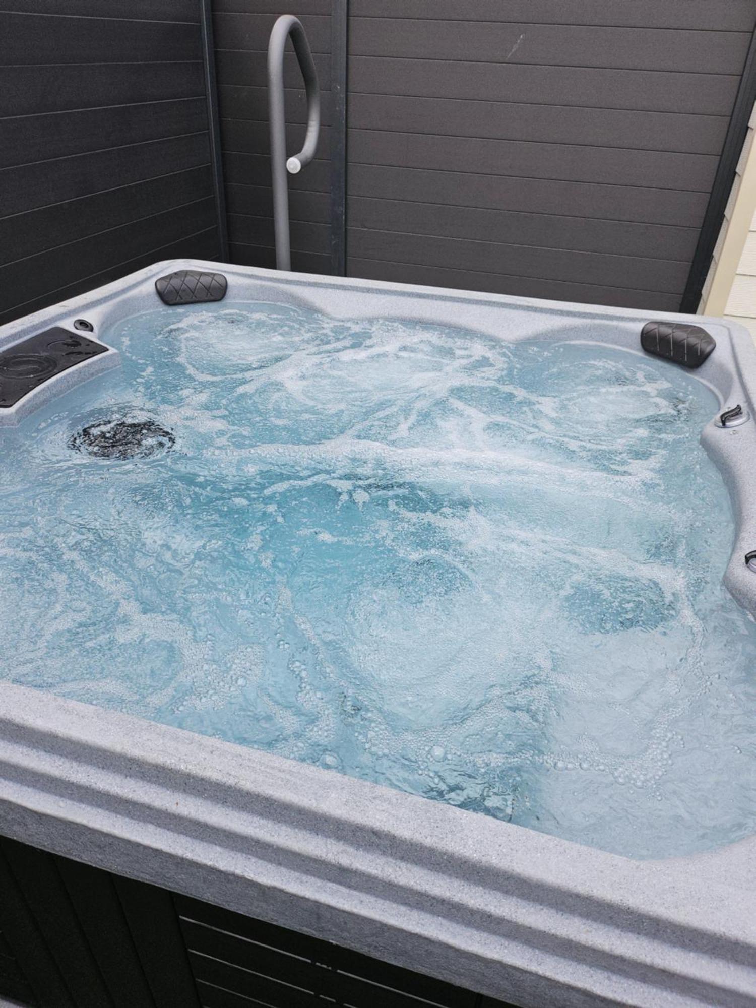 Hebergement Privee Jaccuzzi En Supplement Saint-Clair-du-Rhone Extérieur photo