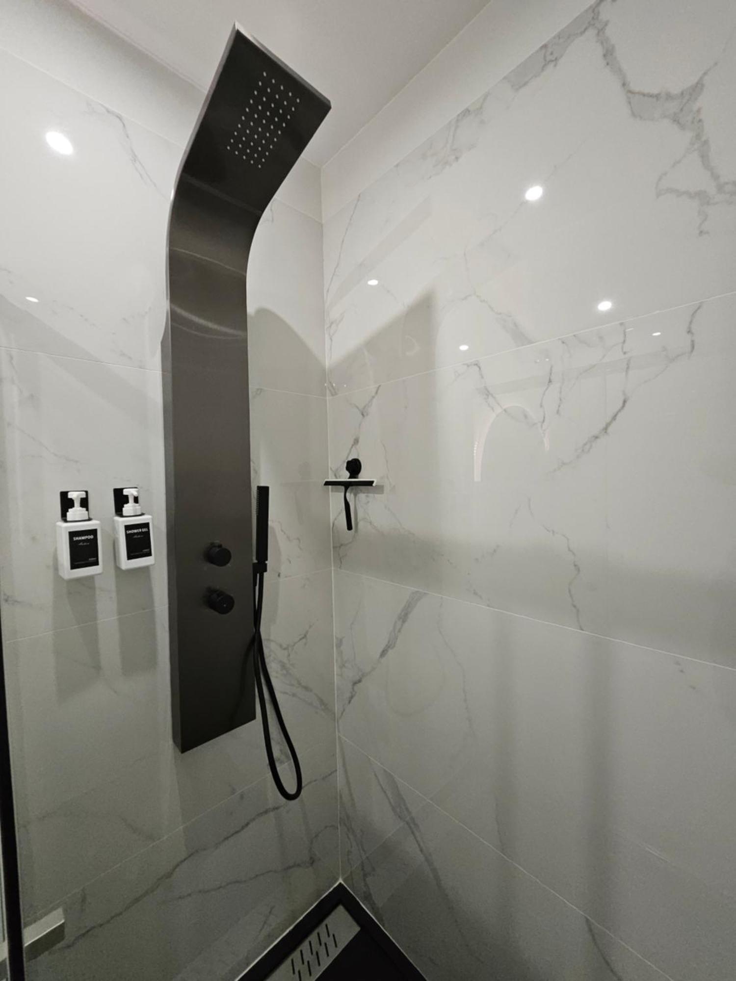 Hebergement Privee Jaccuzzi En Supplement Saint-Clair-du-Rhone Extérieur photo